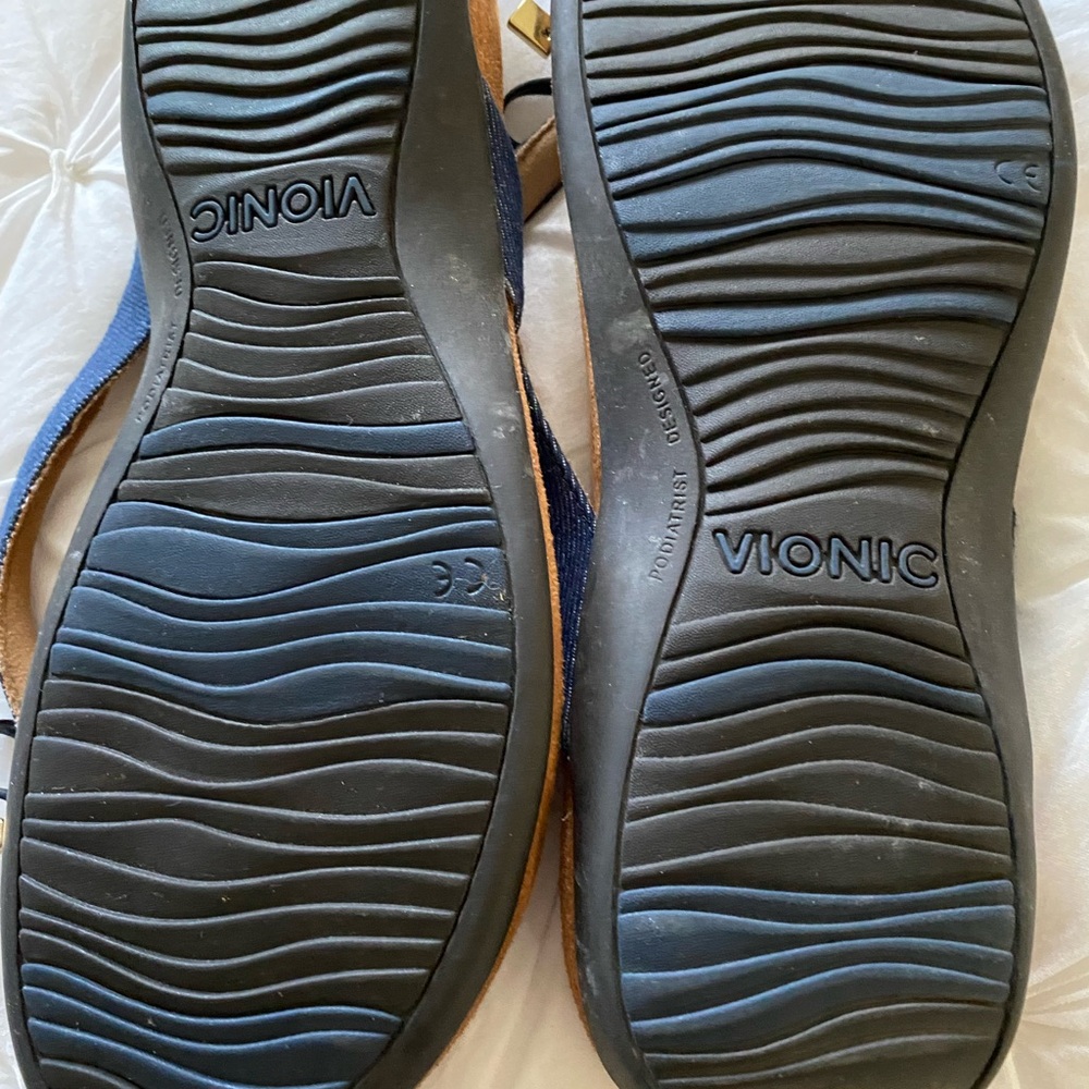Vionic Women's Navy and Brown Bow Sandals - Picture 2 of 2